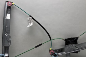Leve vitre electrique avant gauche OPEL CORSA D Photo n°1
