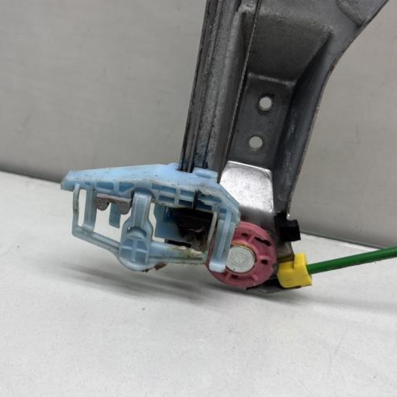 Leve vitre electrique avant gauche OPEL CORSA D Photo n°3