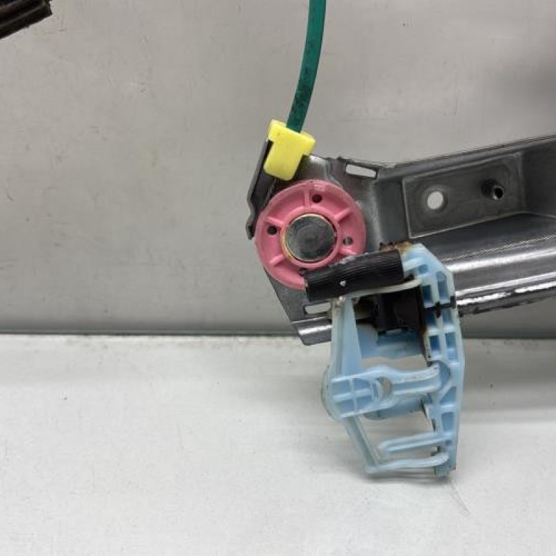 Leve vitre electrique avant gauche OPEL CORSA D Photo n°4