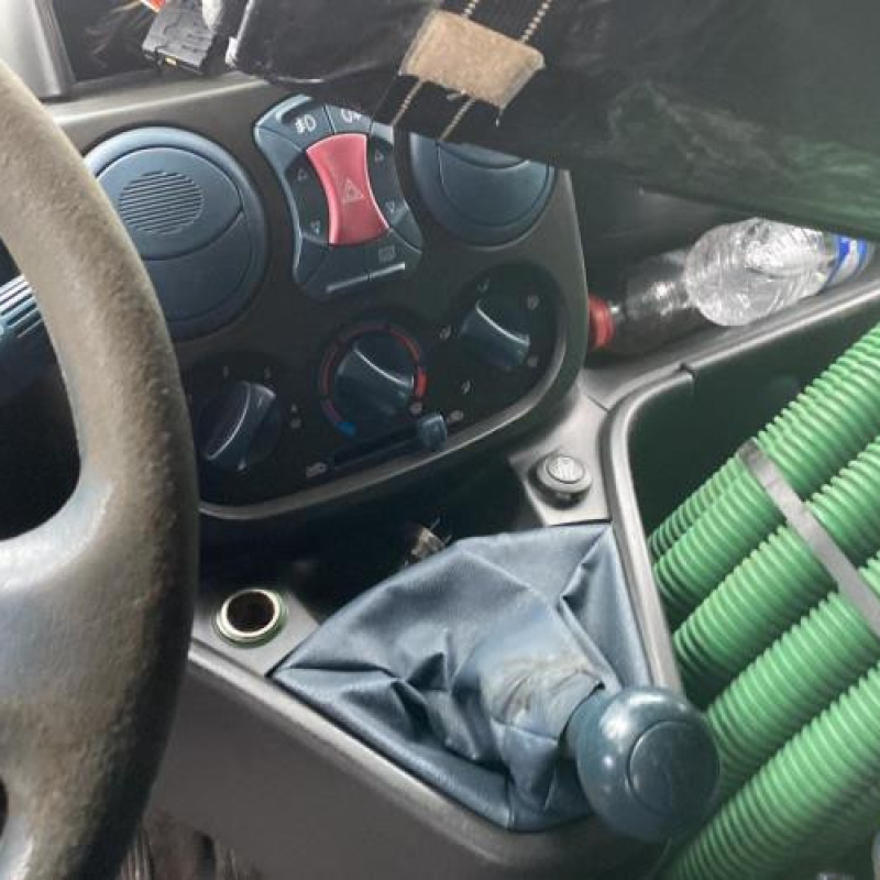 Leve vitre electrique avant gauche FIAT DOBLO 1 Photo n°19