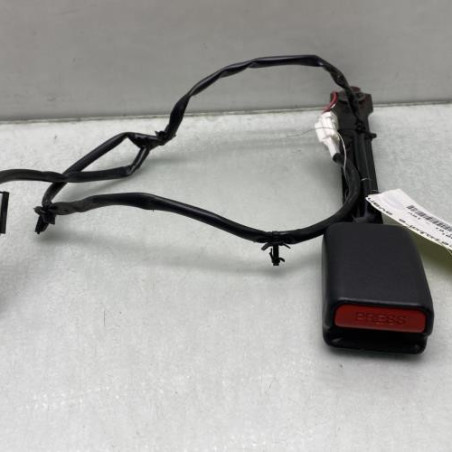 Attache ceinture avant droit NISSAN JUKE 1