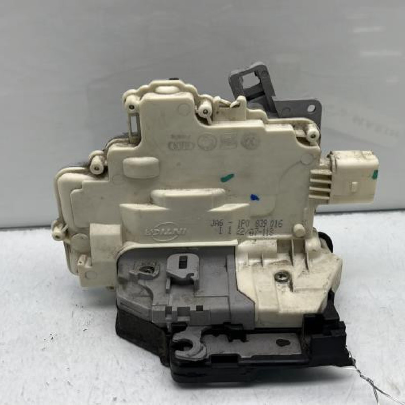 Serrure arriere droit SEAT LEON 2 Photo n°1