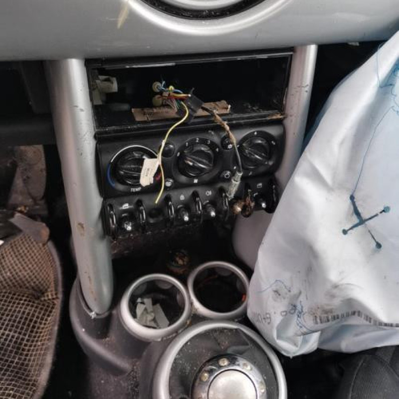 Poignee interieur avant gauche MINI MINI 1 R50/R53 Photo n°7