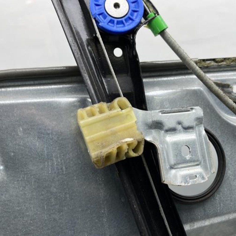 Leve vitre electrique avant droit VOLKSWAGEN POLO 4 Photo n°7