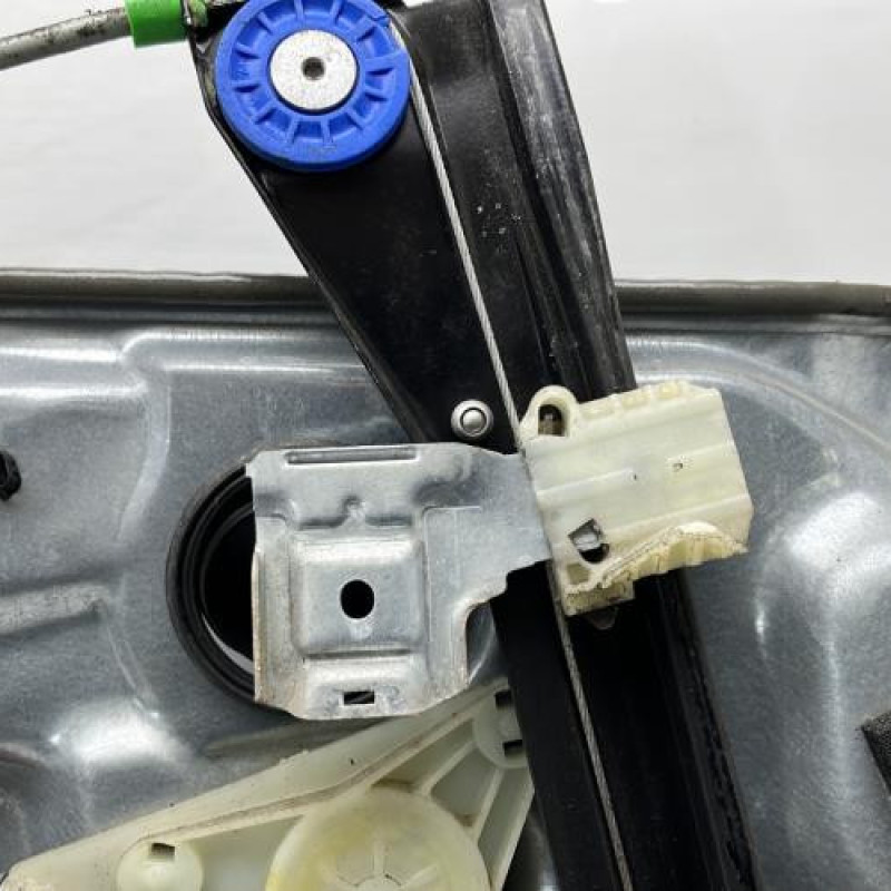 Leve vitre electrique avant droit VOLKSWAGEN POLO 4 Photo n°8