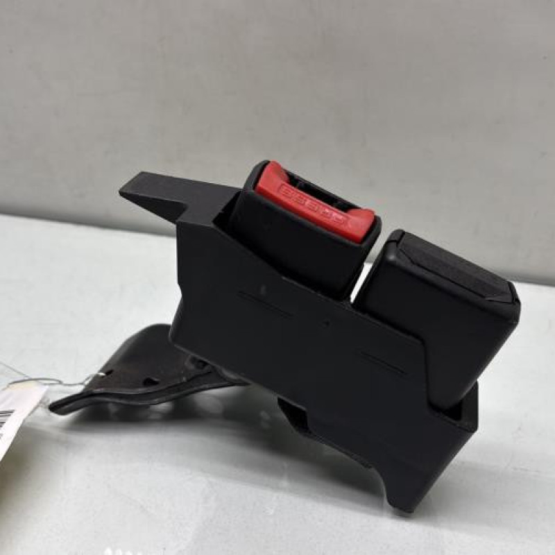 Attache ceinture arriere gauche RENAULT CLIO 3 Photo n°2