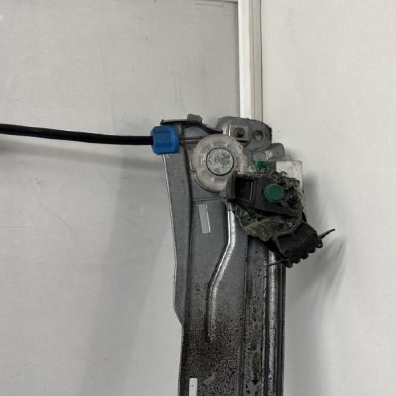 Leve vitre electrique avant gauche RENAULT CLIO 3 Photo n°3