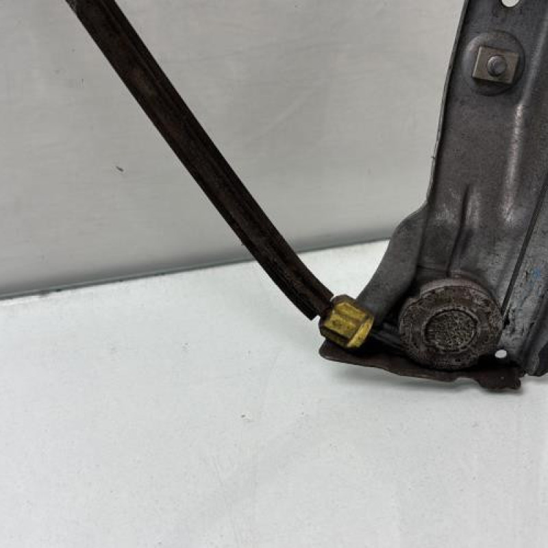 Leve vitre electrique avant gauche RENAULT CLIO 3 Photo n°4