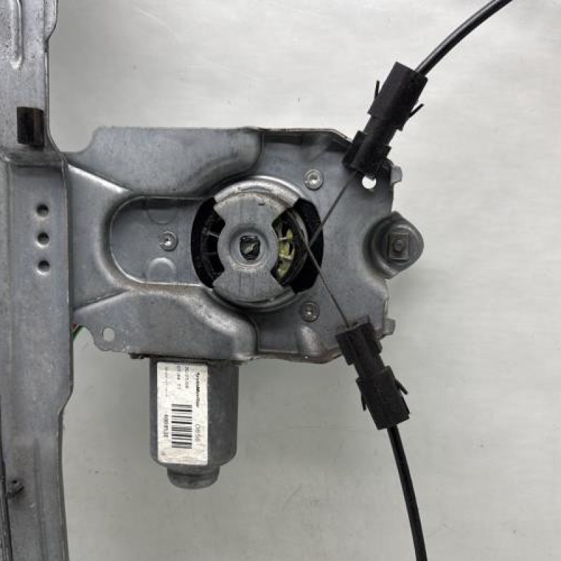 Leve vitre electrique avant gauche RENAULT CLIO 3 Photo n°6