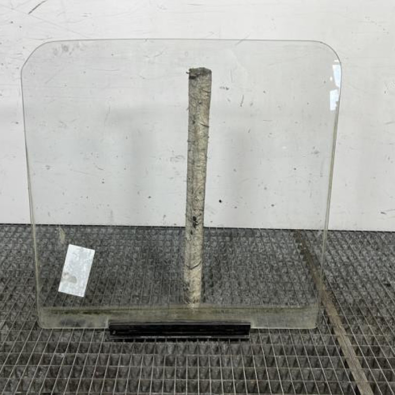 Vitre avant droit RENAULT MASTER 1 Photo n°4