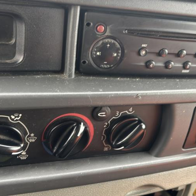 Calandre RENAULT MASTER 2 Photo n°18