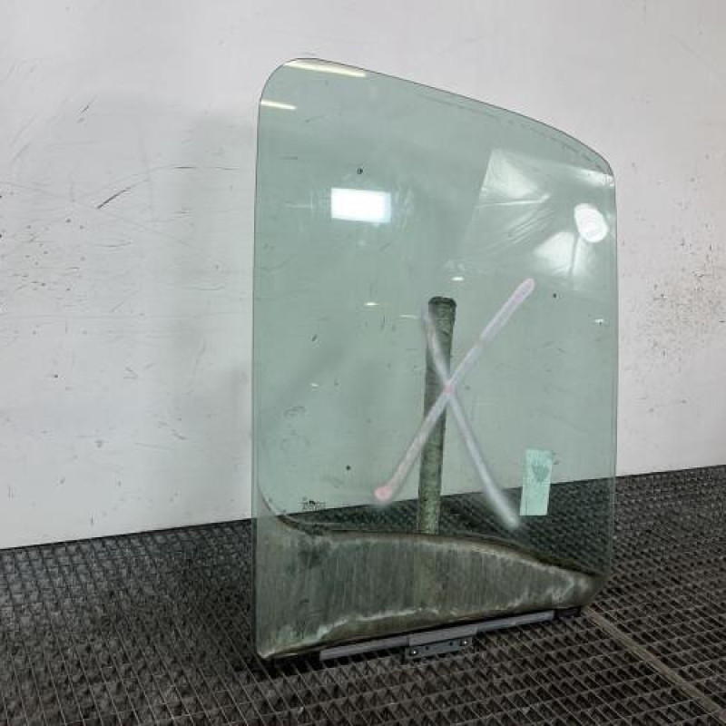 Vitre avant droit RENAULT MASTER 2 Photo n°3