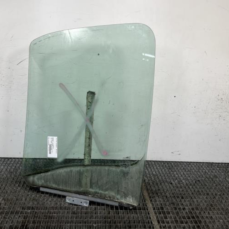 Vitre avant droit RENAULT MASTER 2 Photo n°4