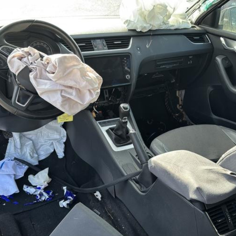 Poignee porte avant droit SKODA OCTAVIA 3 Photo n°18