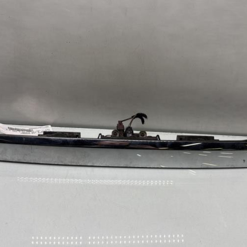 Bouton de coffre MERCEDES CLASSE B 245 Photo n°1