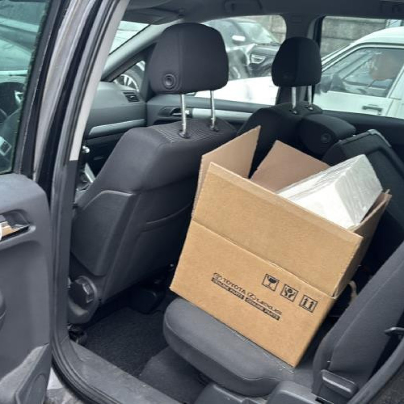 Feu arriere principal droit (feux) OPEL ZAFIRA B Photo n°16