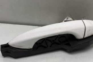 Poignee porte arriere gauche HYUNDAI I 20 2 Photo n°1