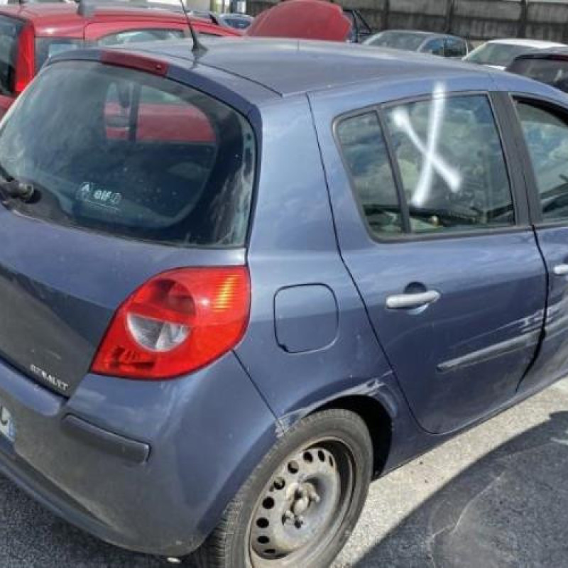 Pare choc arriere RENAULT CLIO 3 Photo n°9