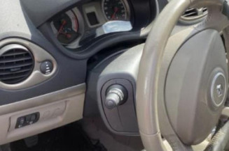 Pare choc arriere RENAULT CLIO 3