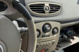 Pare choc arriere RENAULT CLIO 3