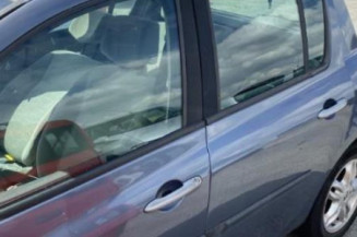 Pare choc arriere RENAULT CLIO 3