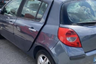 Pare choc arriere RENAULT CLIO 3