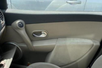 Pare choc arriere RENAULT CLIO 3