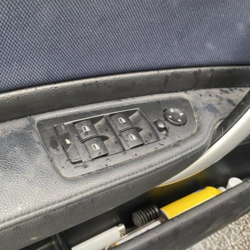 Custode arriere droit (porte) BMW SERIE 1 E87 Photo n°6