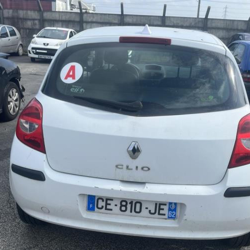 Pare choc avant RENAULT CLIO 3 Photo n°7