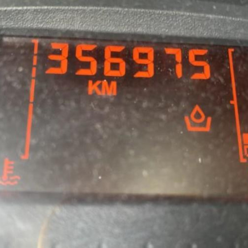 Pare choc avant RENAULT CLIO 3 Photo n°20
