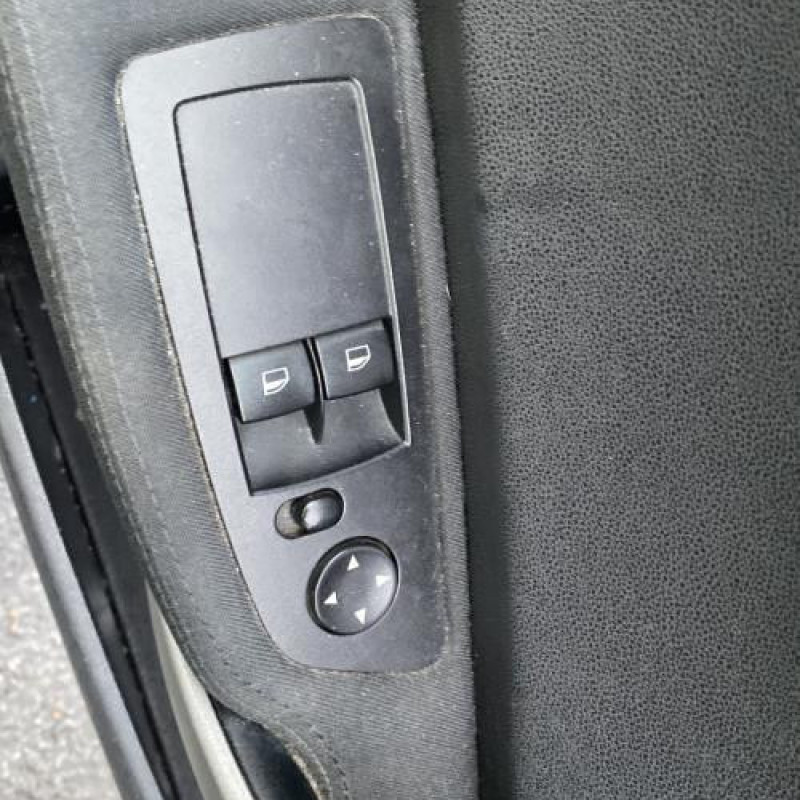 Custode arriere droit (porte) BMW SERIE 1 E87 Photo n°15