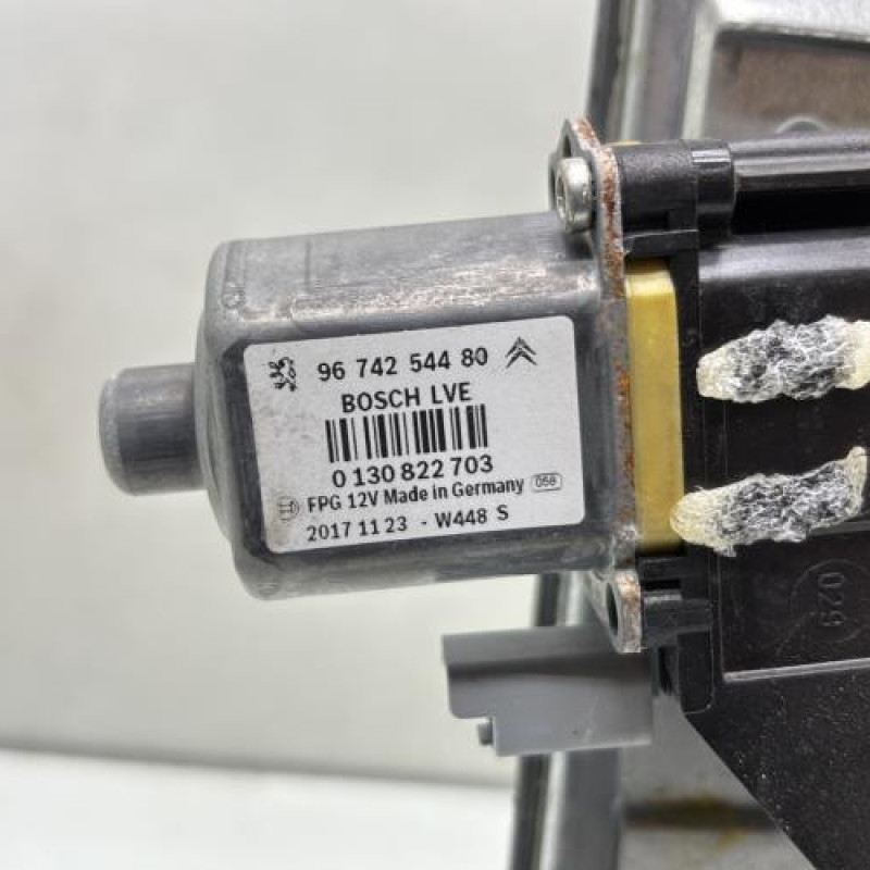 Leve vitre electrique avant gauche PEUGEOT 208 1 Photo n°5
