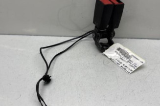 Attache ceinture arriere droit PEUGEOT 308 2 Photo n°1