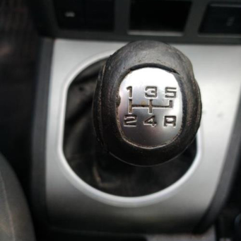 Pare choc arriere FORD MONDEO 2 Photo n°9