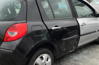 Pare choc arriere RENAULT CLIO 3