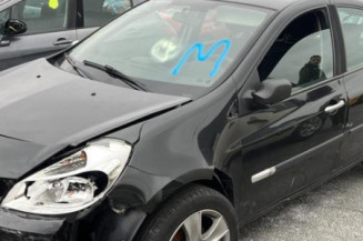 Pare choc arriere RENAULT CLIO 3