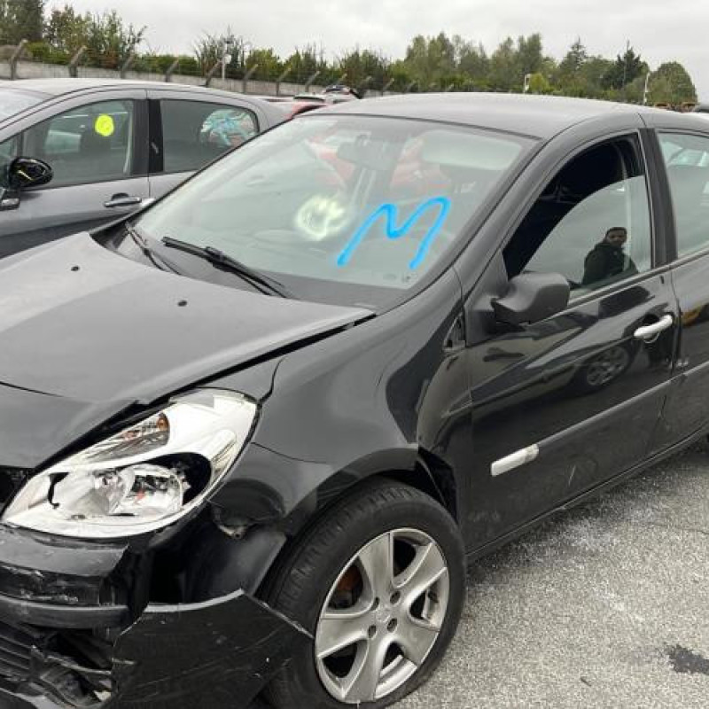 Pare choc arriere RENAULT CLIO 3 Photo n°10