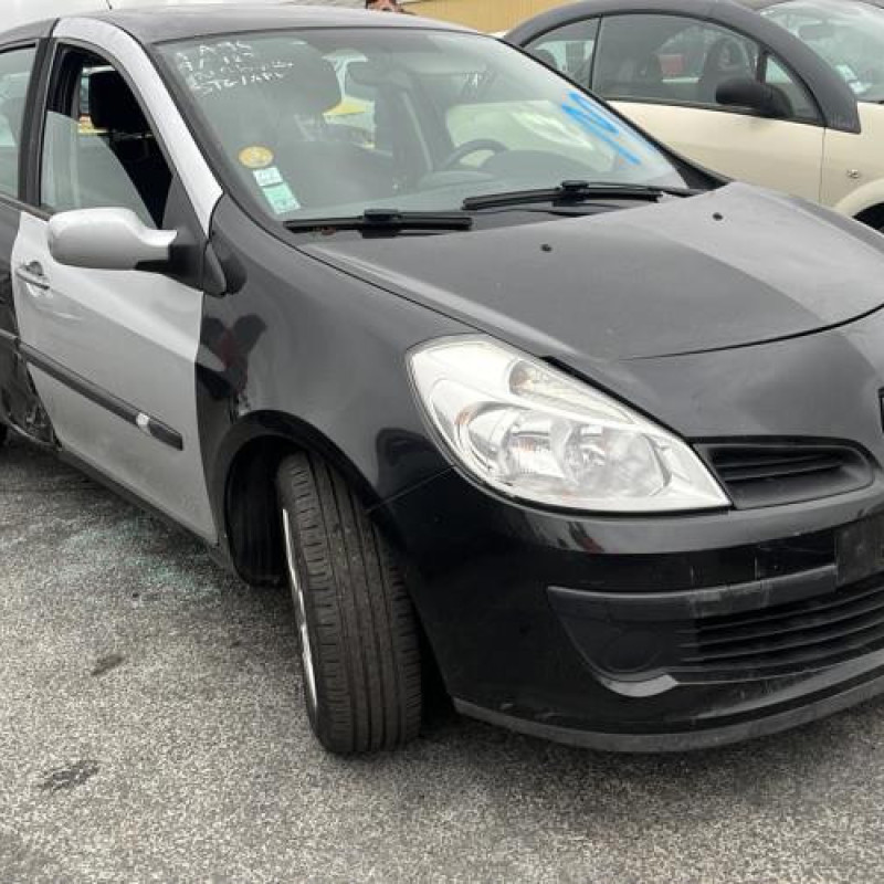 Pare choc arriere RENAULT CLIO 3 Photo n°11