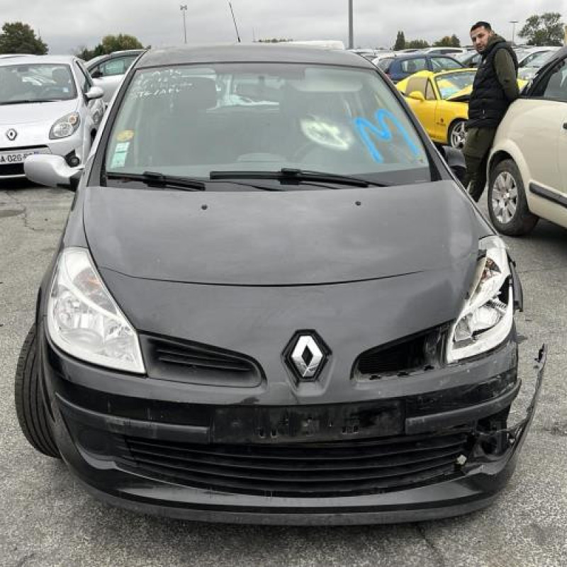 Pare choc arriere RENAULT CLIO 3 Photo n°13