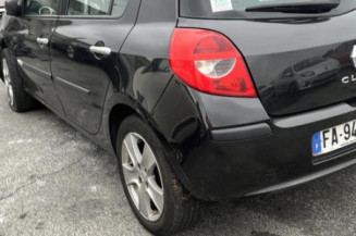 Pare choc arriere RENAULT CLIO 3