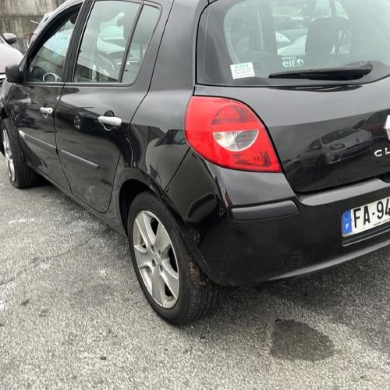 Pare choc arriere RENAULT CLIO 3 Photo n°14