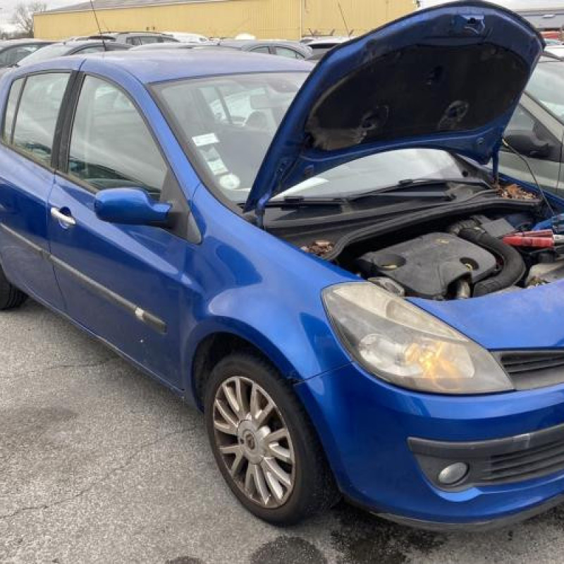 Pare choc arriere RENAULT CLIO 3 Photo n°18