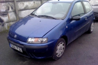 Pare choc arriere FIAT PUNTO 2 Photo n°1
