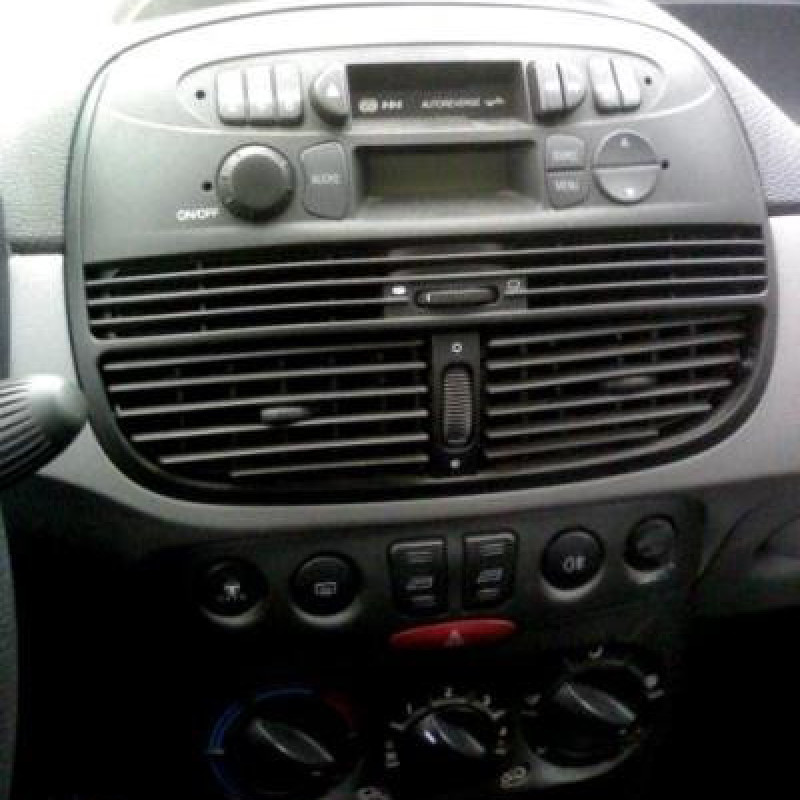 Pare choc arriere FIAT PUNTO 2 Photo n°6