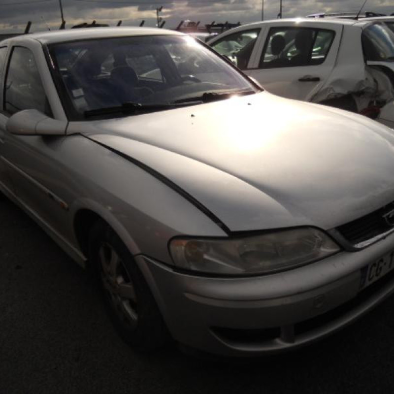 Pare choc avant OPEL VECTRA B Photo n°5
