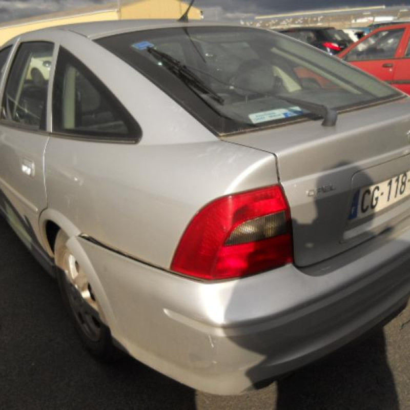 Pare choc avant OPEL VECTRA B Photo n°7