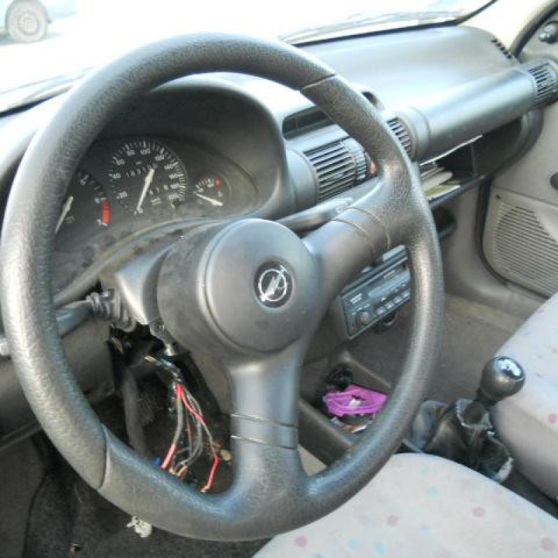 Pare choc arriere OPEL CORSA B Photo n°9