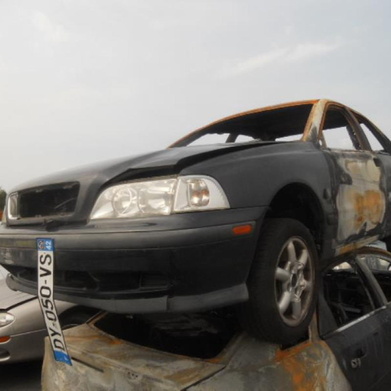 Pare choc arriere VOLVO S 40 1 Photo n°4