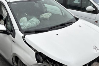 Pare choc arriere PEUGEOT 2008 1