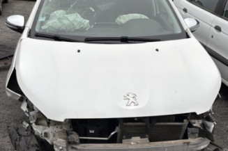 Pare choc arriere PEUGEOT 2008 1